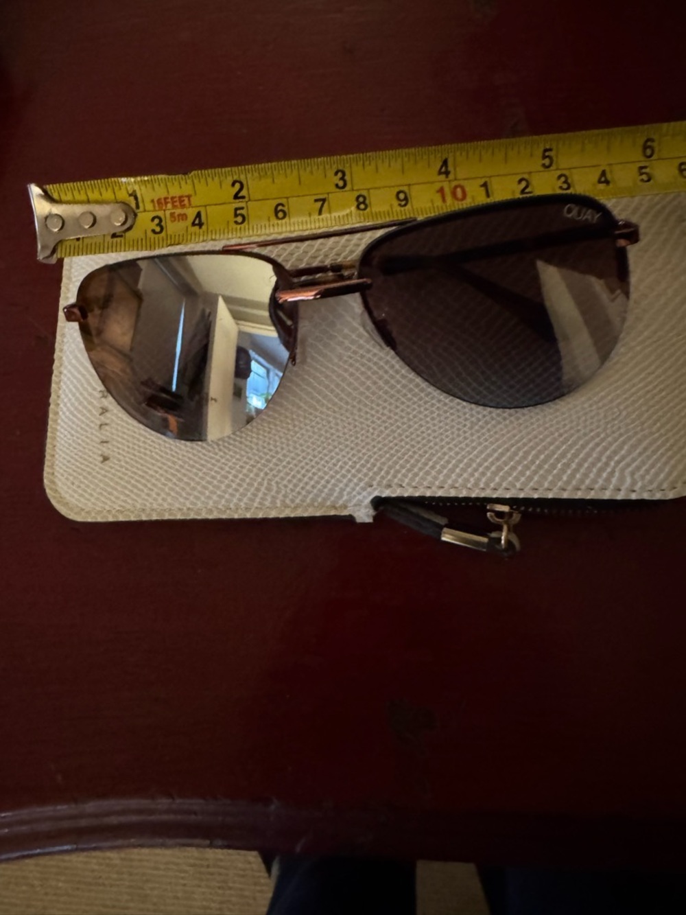 QUAY Round Metal Sunglasses in Rose Gold with Mirrored Lenses